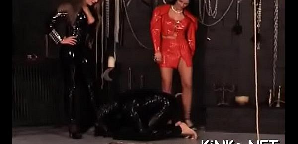  Mistress abuses slave&039;s wazoo